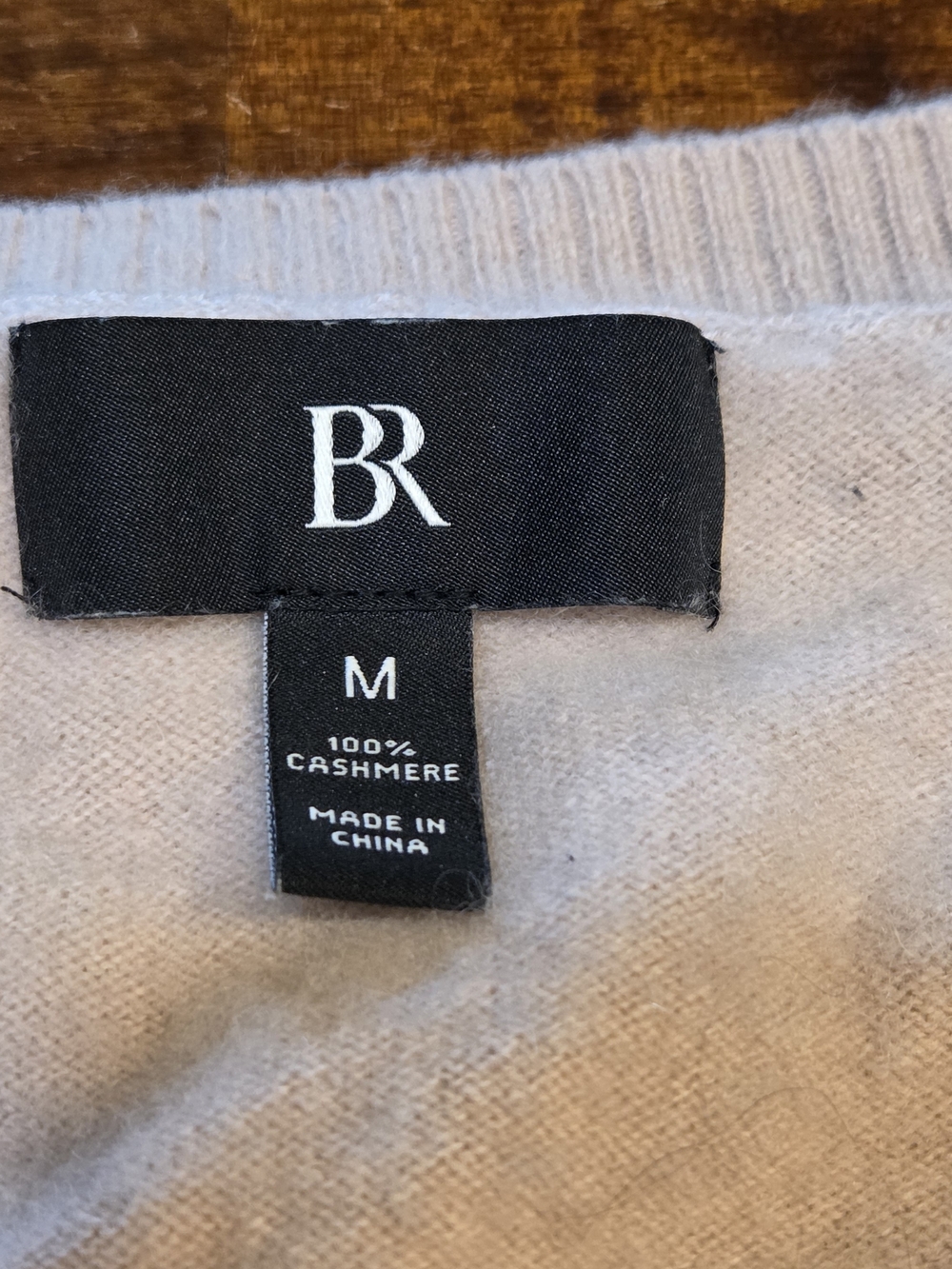 Banana Republic 100% Cashmere Sweater M Women's Small Pale Pink V-Neck Soft Cozy - Picture 2 of 7